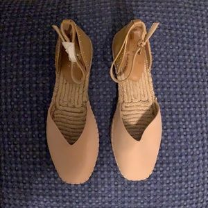 Vince Camuto flats